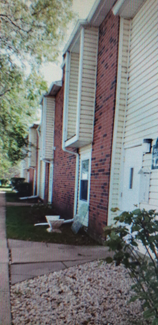 Building Photo - 1205 Wyndham Ct