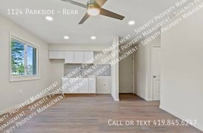 Building Photo - 1124 Parkside Blvd