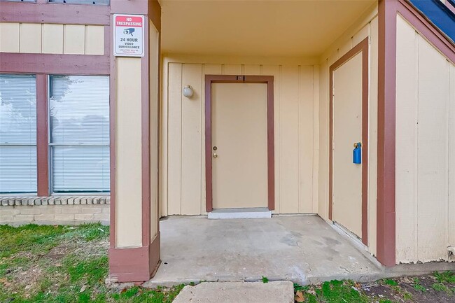 Building Photo - 12030 W Bellfort Ave