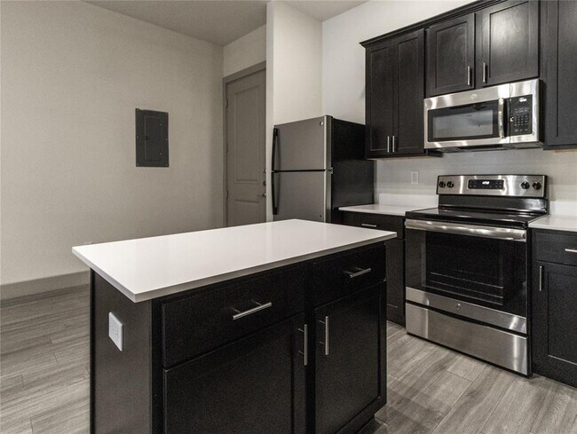 Building Photo - 4509 Mt Vernon St