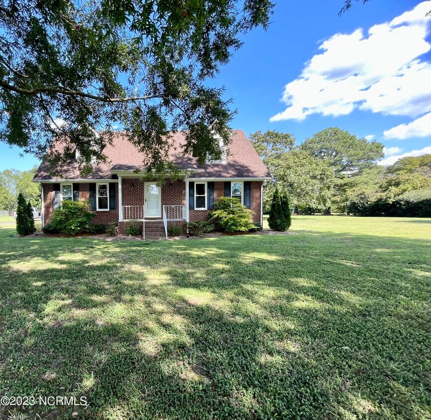 Primary Photo - 106 Sleepy Hollow Rd