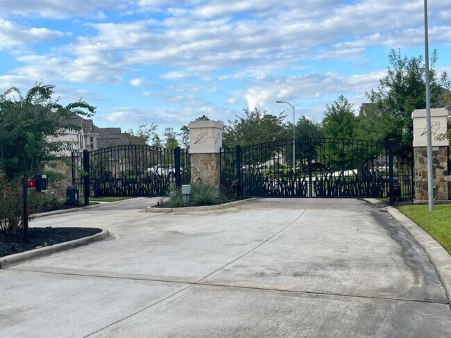 Foto del edificio - 24110 Rosedale Oaks Dr