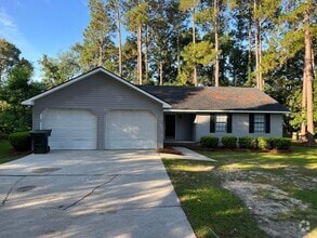 Building Photo - 302 Debbie Ln