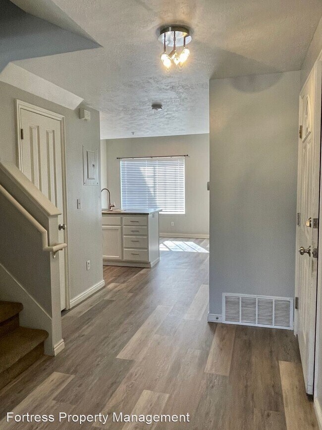 Building Photo - 2 br, 2 bath House - 173 25th St