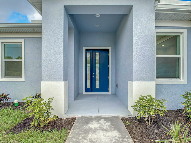 Building Photo - 4900 32nd Ave SW