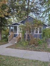 Building Photo - 226 N Maple St