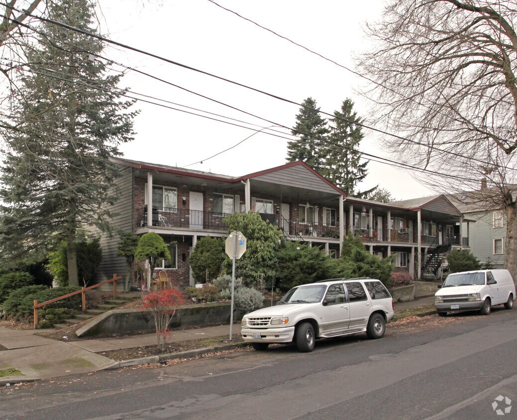 Primary Photo - 615 SE 18th Ave
