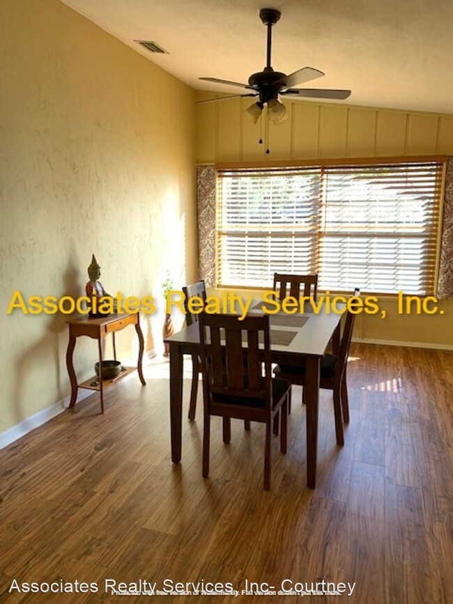 Foto del edificio - 3 br, 2 bath House - 4915 NW 29th Place