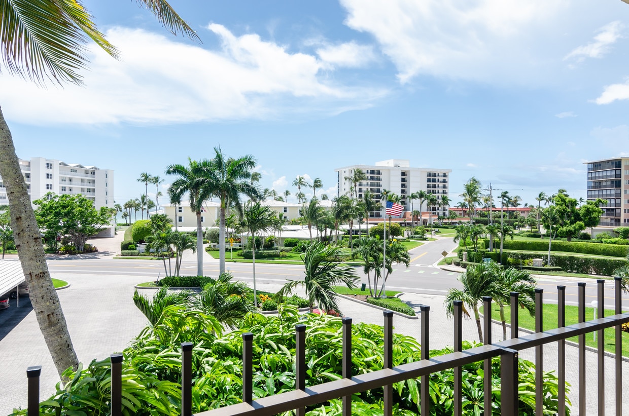 2150 Gulf Shore Blvd N, Naples, FL 34102 Condo for Rent in Naples, FL