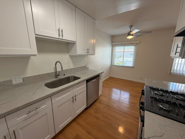 Building Photo - 459 Orange Ave
