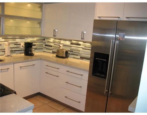 Building Photo - 5161 Collins Ave