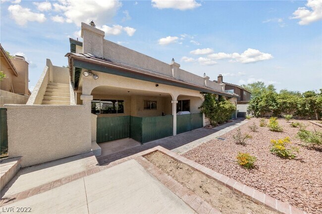 Foto del edificio - 2342 Viewcrest Rd