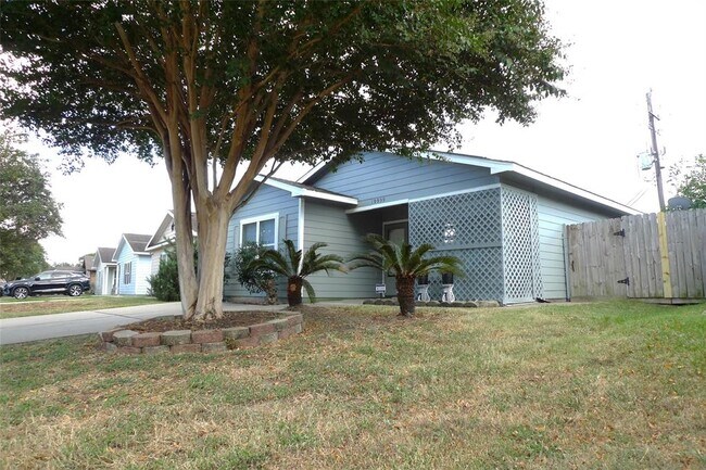 Building Photo - 19939 Great Elms Dr