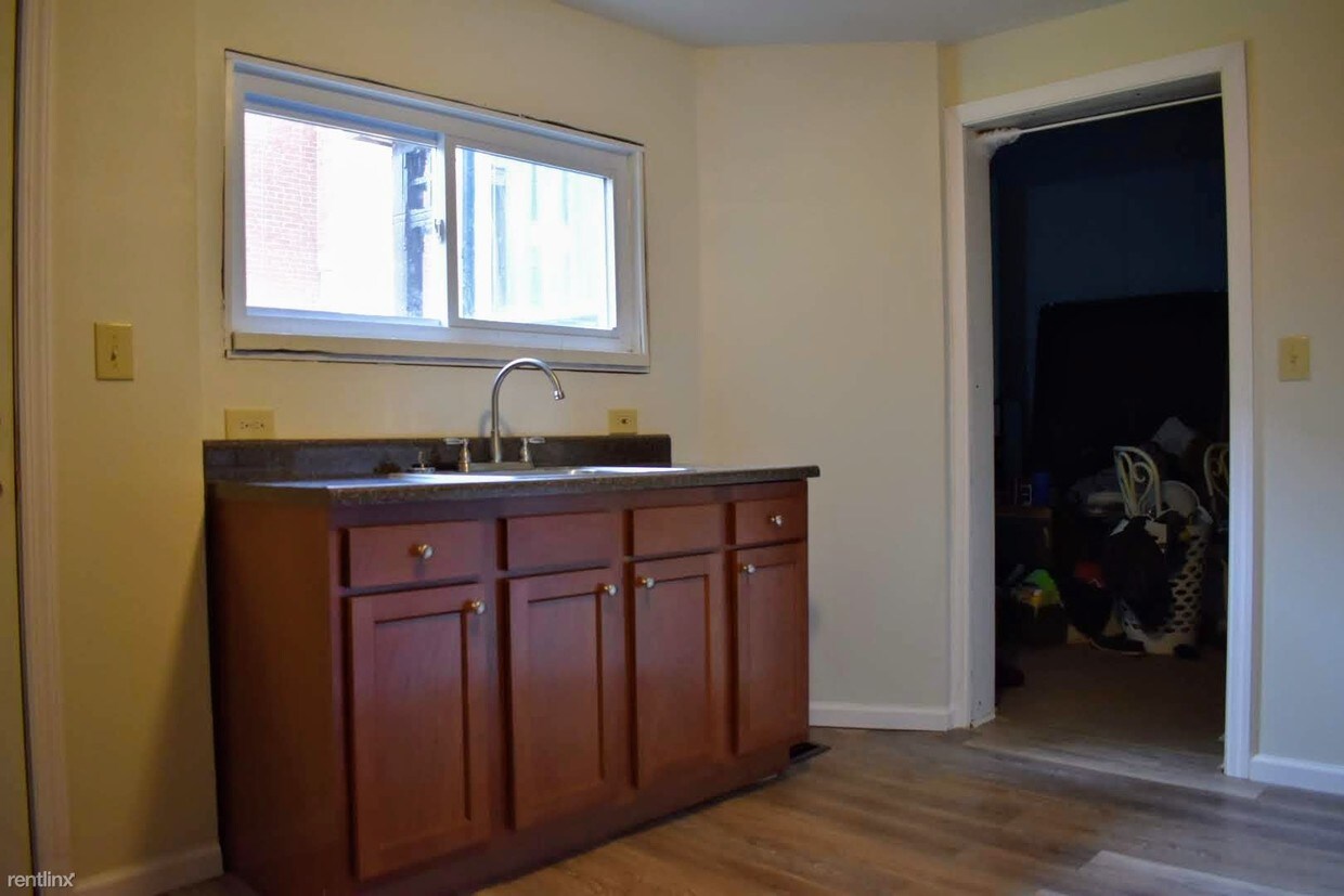 Building Photo - 1 br, 1 bath Apartment - 328 Meyran Avenue #1
