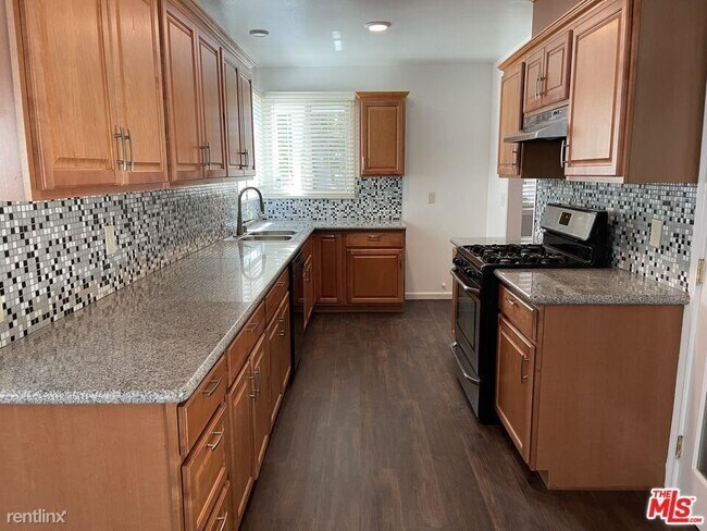 Foto del edificio - 3 br, 2 bath House - 20151 Hart St