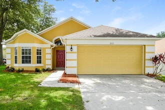 Building Photo - 2025 White Eagle St