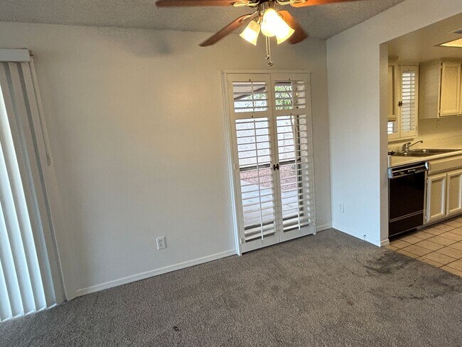 Foto del edificio - On the Lake, 2 Bed, 2 Bath, Great Views!