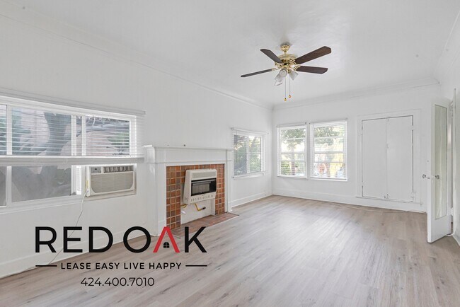 Foto del edificio - ~$445 OFF Each Month~ Fabulous, Sun-Drench...