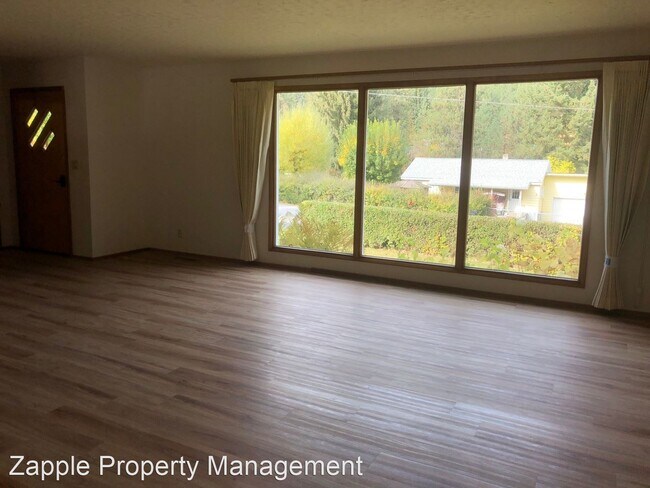 Building Photo - 3 br, 1 bath House - 123 Electric St.