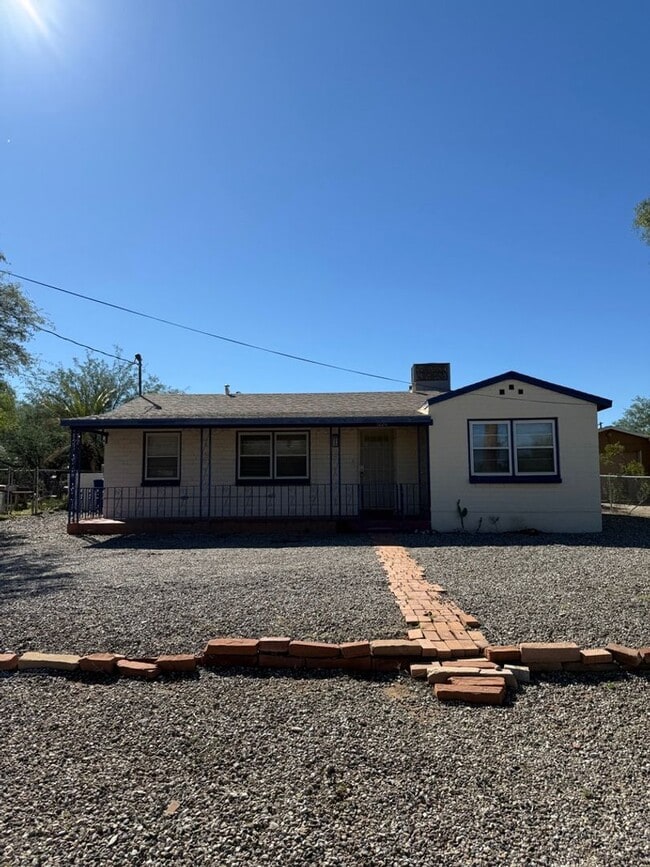 Building Photo - Charming 3-Bedroom Home in Central Tucson!