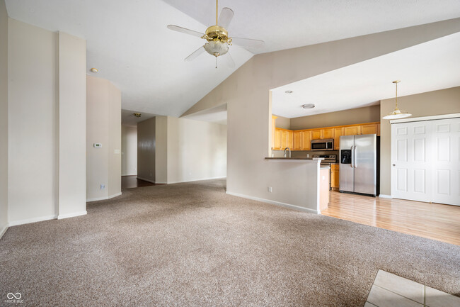 Foto del edificio - 5886 Hollow Oak Trail