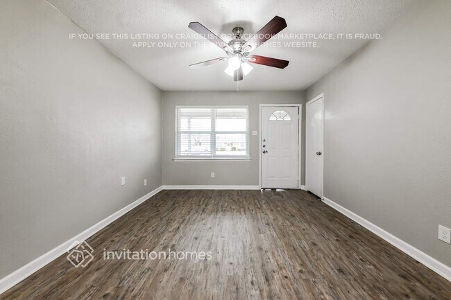 Building Photo - 2740 Blue Ridge Dr