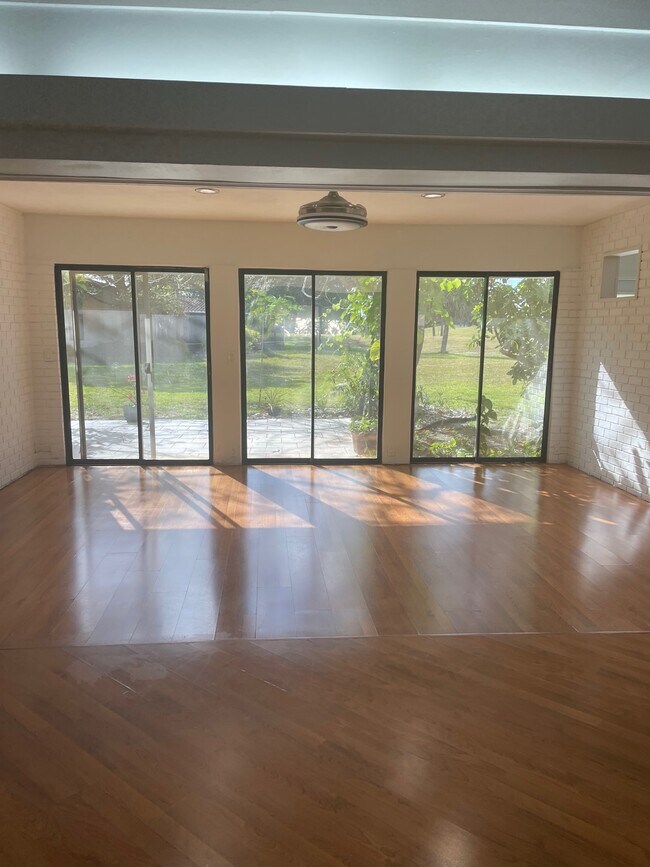 Foto del edificio - 6104 White Oak Ln