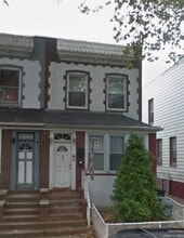 Building Photo - 597 E 4th St