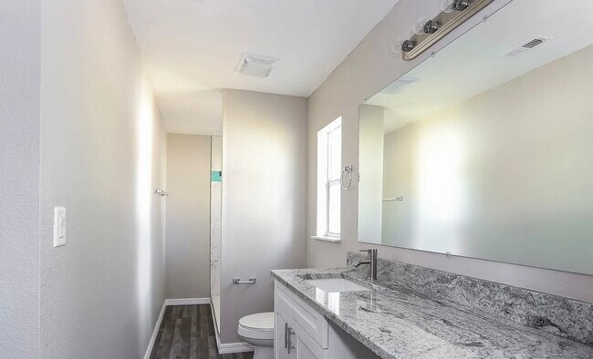 Foto del edificio - 2776 20th Ave SW