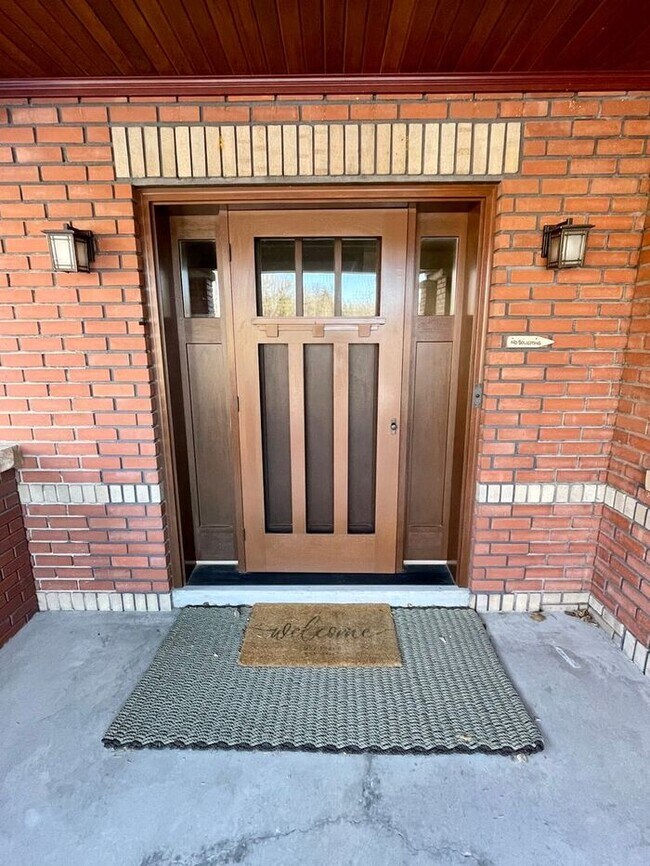 Foto del edificio - FULLY FURNISHED 2 Bed 1.5 Bath House by Ci...