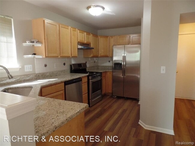 Building Photo - 3 br, 2.5 bath House - 48181 NOTTINGHILL