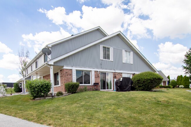 Building Photo - 15810 Country Ct