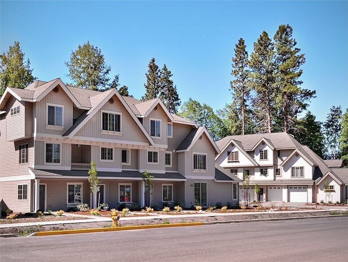 Primary Photo - Luxury 2 Bedroom Townhome in Cle Elum with...