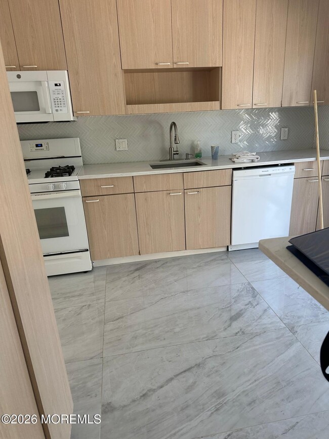 Building Photo - 507 Elizabeth St