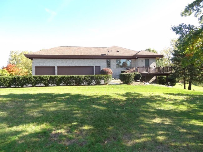 Building Photo - 5195 Pinnacle Ct