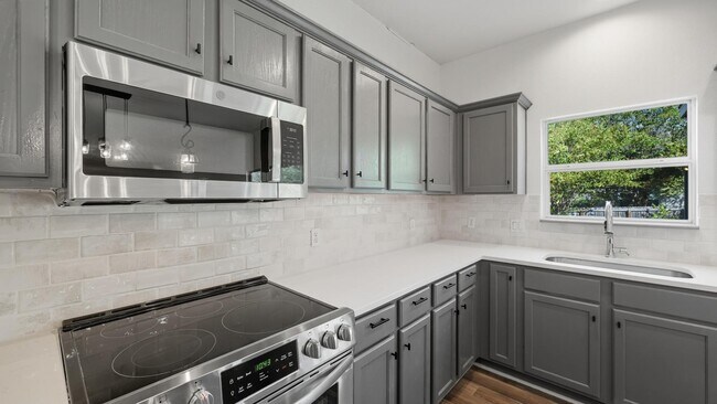Building Photo - 568 Slippery Rock