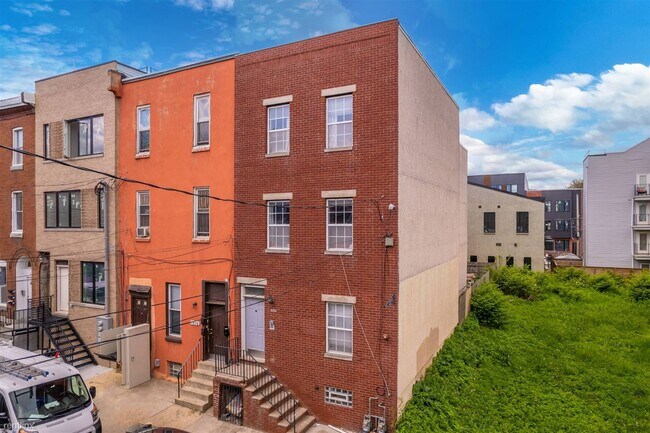 Foto del edificio - 4 br, 2 bath Duplex - 1838 N 18TH ST Unit B