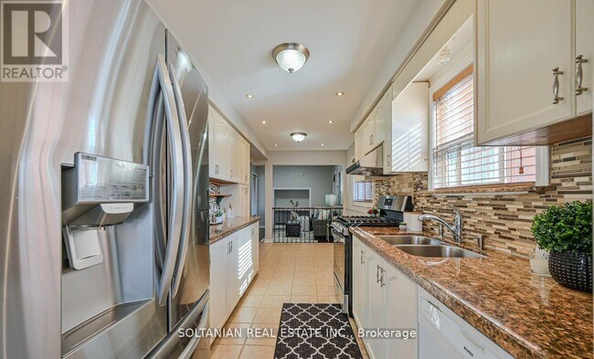 Photo du bâtiment - 133 Shady Pine Cir