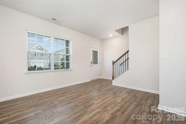 Foto del edificio - 2407 Sugar Ct SW