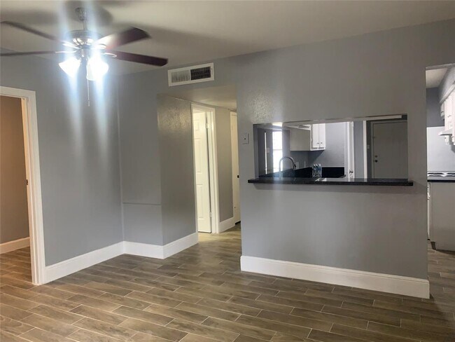 Building Photo - 1023 Willow Oaks Cir