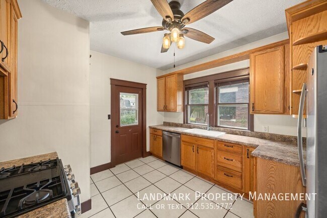 Building Photo - 812 Farragut Pl