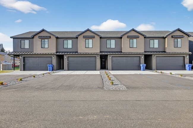 Building Photo - Beautiful 3 Bed, 2.5 Bath Townhome in Ashton