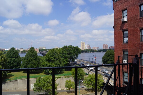 Building Photo - 506 Beacon St