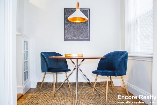 Foto del edificio - 121 Park Dr