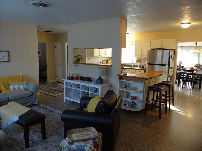 Foto del edificio - 3000 28th Ave N