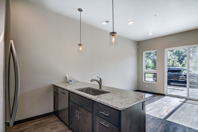 Building Photo - River Ridge Luxury Townhomes