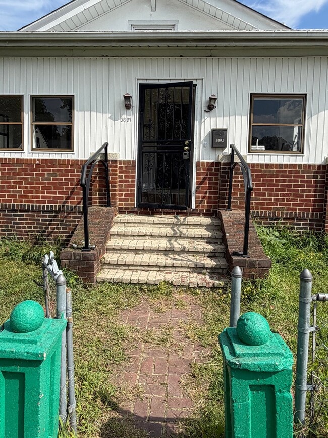 Building Photo - 3301 Delaware Ave