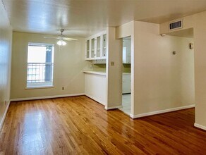 Building Photo - 3420 Mt Vernon St