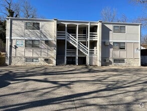 Building Photo - 1219 Claflin Rd