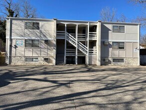 Building Photo - 1219 Claflin Rd